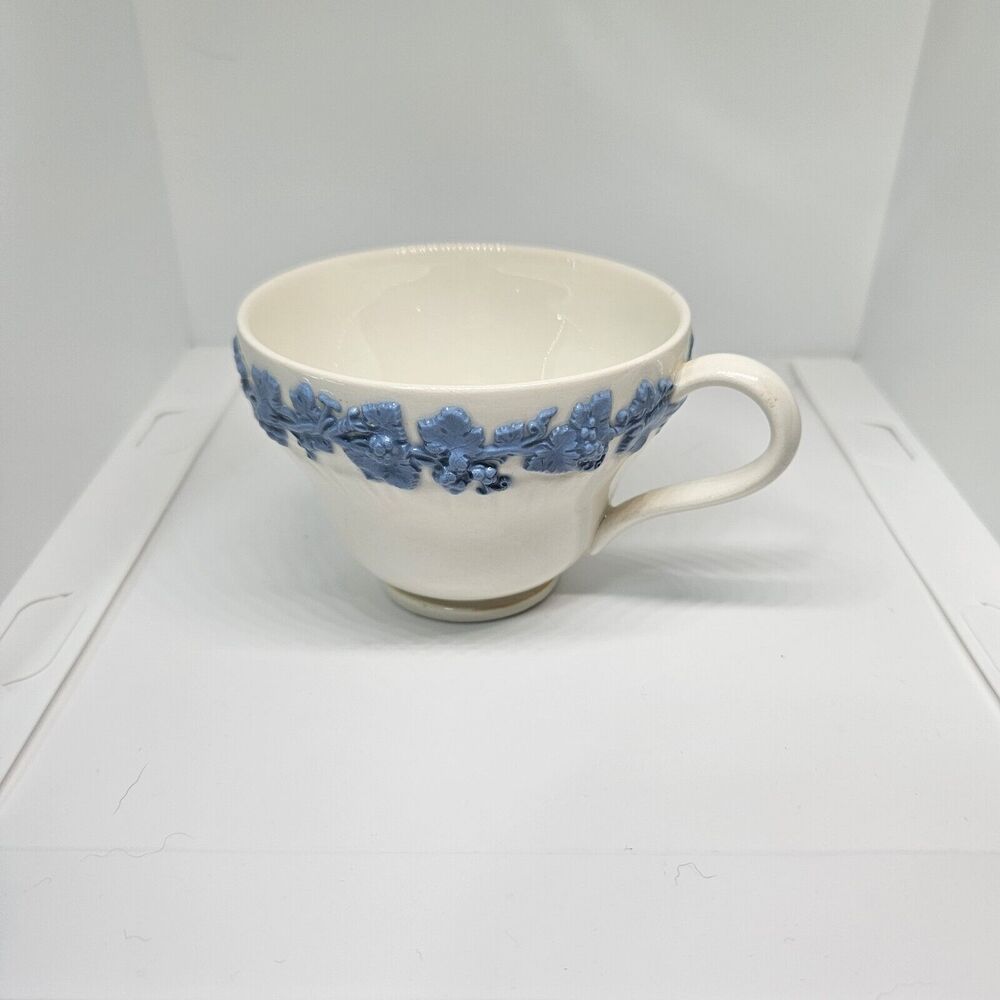 VTG Wedgwood Queensware Etruria & Barlaston Lavender & Cream TEA/ COFFEE Cup